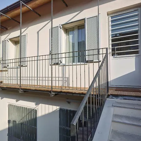 Luminoso Appena Ristrutturato Apartamento Milão