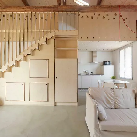 Luminoso Appena Ristrutturato Apartamento
